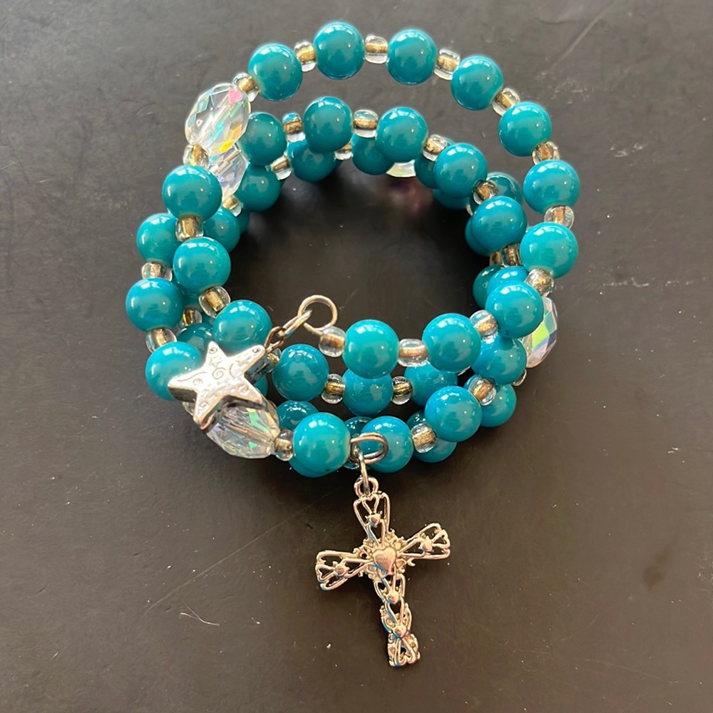 Wire wrap bracelet w/Cross Star glass beads